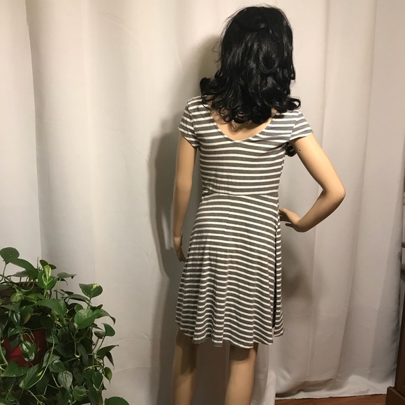 Old Navy Summer Dress - Picture 4 of 8